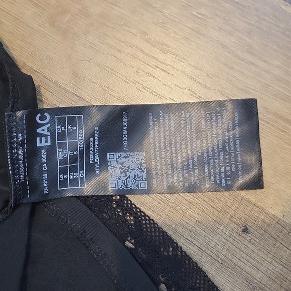 GUESS Black Agnes Mock Neck Cutout Sleeveless Lace Overlay Top - Picture 13 of 14